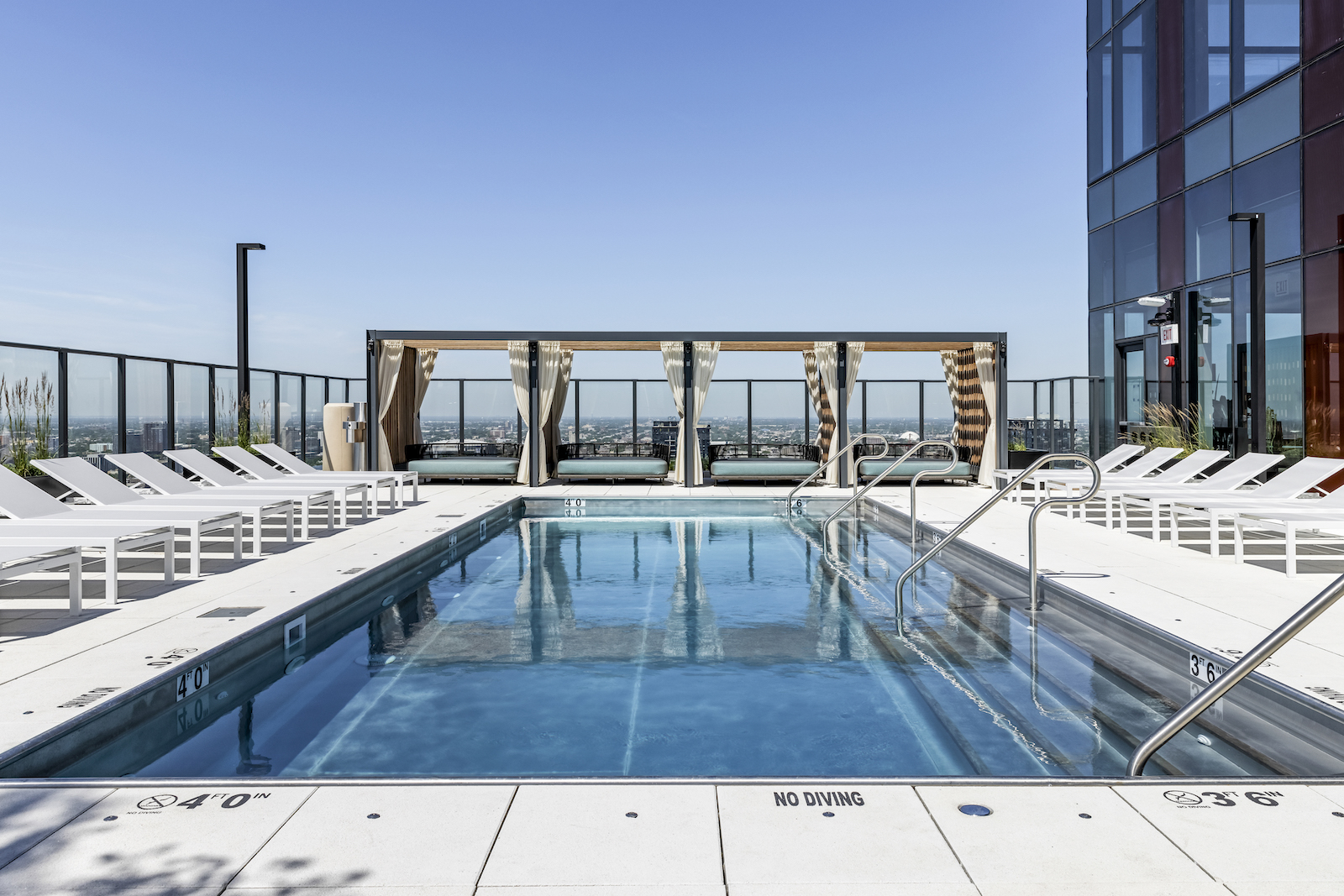 The Dylan - Luxury Apartments & Rentals in Chicago | Luxury Living